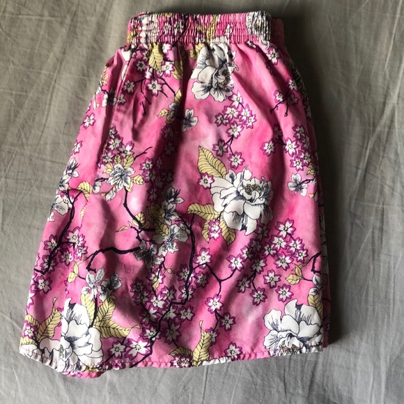Cute floral summer shorts - Picture 2 of 3